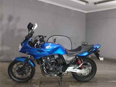 Honda CB400 Super Boldor 2018