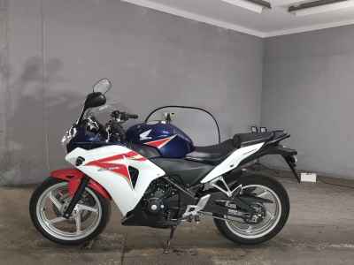 Honda CBR250R 2011