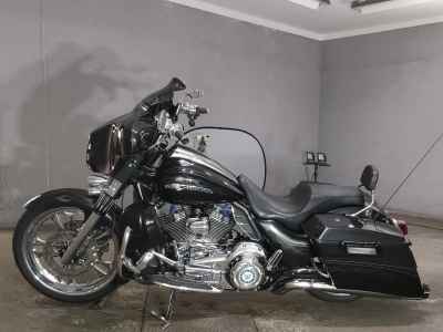 Harley-Davidson Street Glide FLHXSE1800 CVO 2012