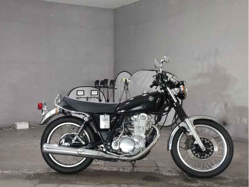 Yamaha SR400