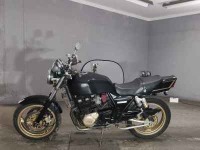 Kawasaki ZRX400