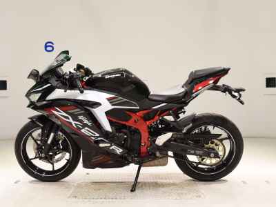 Kawasaki Ninja ZX-25R 2021