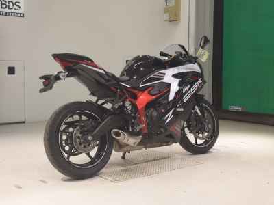 Kawasaki Ninja ZX-25R 2021