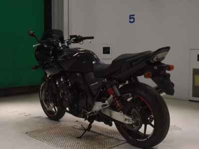 Honda CB400 Super Boldor 2020