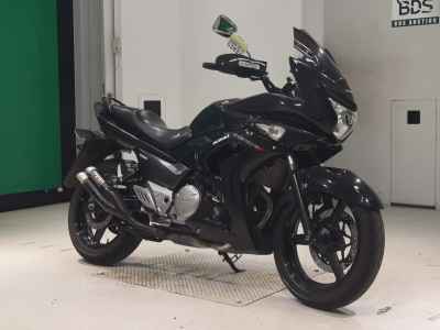 Suzuki GSR250F