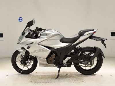 Suzuki Gixxer 250SF