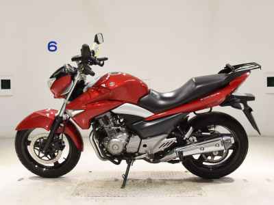 Suzuki GSR250