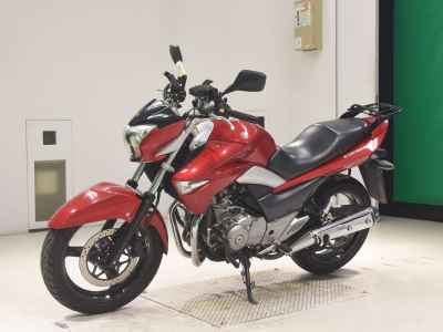 Suzuki GSR250