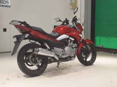 Suzuki GSR250