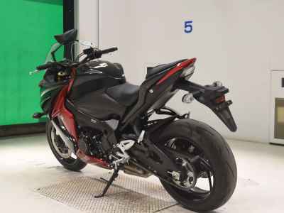 Suzuki GSX-S1000F 2018