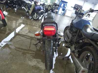 Kawasaki GPZ550 2011