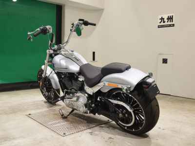 Harley-Davidson Breakout FXBR1920 2024
