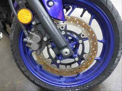 Yamaha YZF-R25 2015