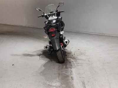 Suzuki GSR250S