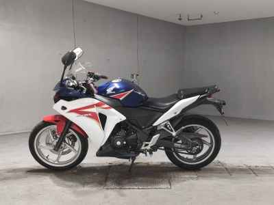Honda CBR250R 2011