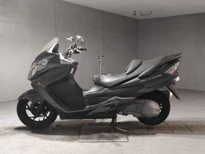 Suzuki Skywave 250S