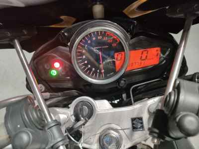 Suzuki GSR250