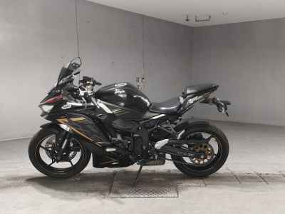 Kawasaki Ninja ZX-25R 2022