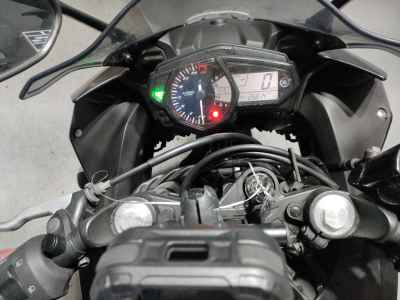 Yamaha YZF-R25 2015