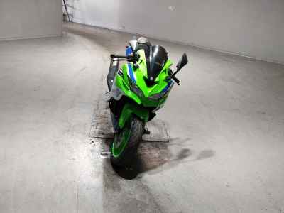 Kawasaki Ninja ZX-4RR 2024