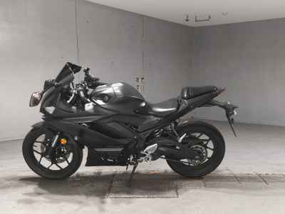 Yamaha YZF-R25 2021
