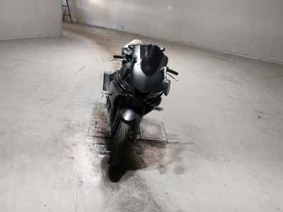 Yamaha YZF-R25 2021