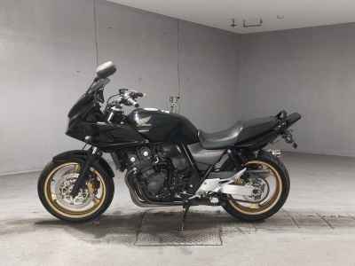 Honda CB400 Super Boldor 2013