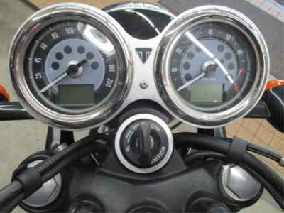 Triumph Bonneville T100 2023