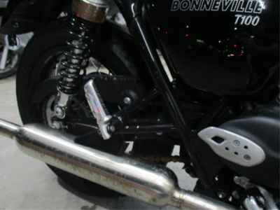 Triumph Bonneville T100 2023