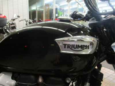 Triumph Bonneville T100 2023