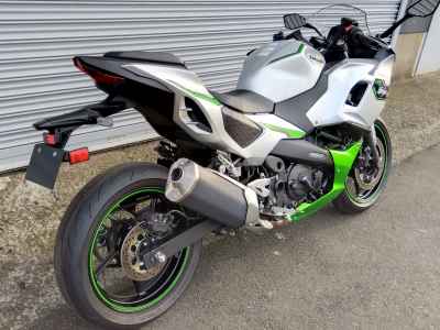 Kawasaki Ninja 7 Hybrid 2025