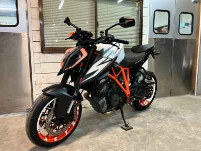 KTM 1290 Super Duke R 2020