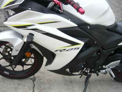 Yamaha YZF-R25 2015