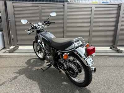 Yamaha SR400 2021