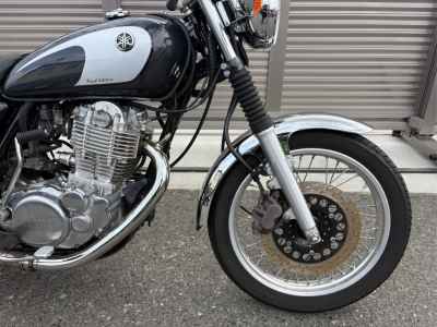 Yamaha SR400 2021