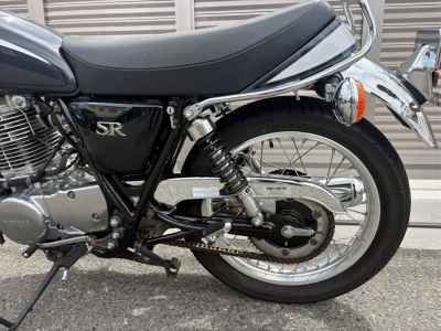 Yamaha SR400 2021