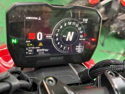 Ducati Streetfighter V4S 2021