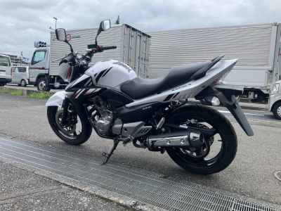 Suzuki GSR250