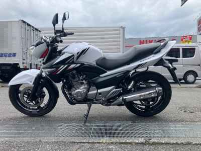 Suzuki GSR250