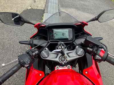 Honda CBR400R 2024