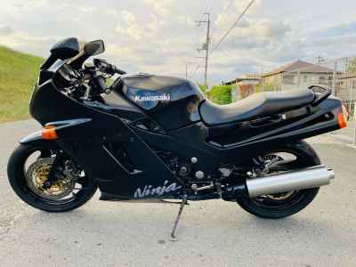 Kawasaki ZZR1100 2022