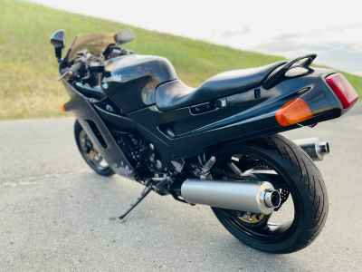 Kawasaki ZZR1100 2022