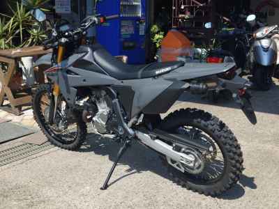 Suzuki DR-Z4S 2025