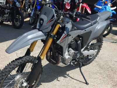 Suzuki DR-Z4S 2025