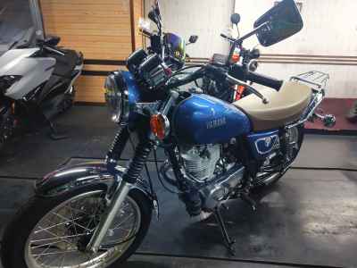 Yamaha SR400 2020
