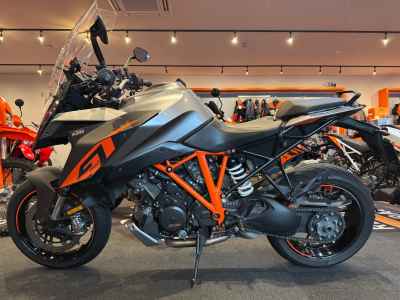 KTM 1290 Super Duke GT 2017