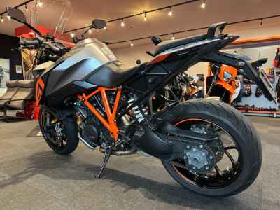 KTM 1290 Super Duke GT 2017