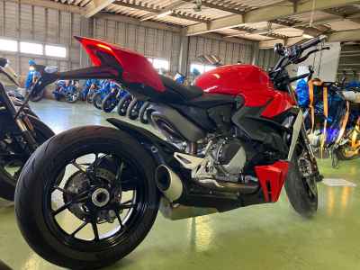 Ducati Streetfighter V2 2023