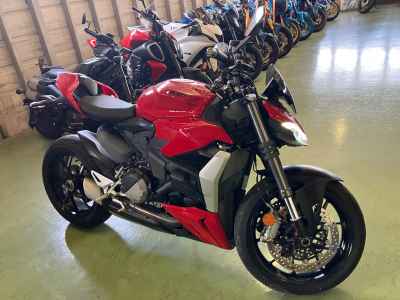 Ducati Streetfighter V2 2023