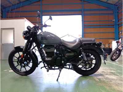 Royal Enfield Meteor 350 Fireball 2024